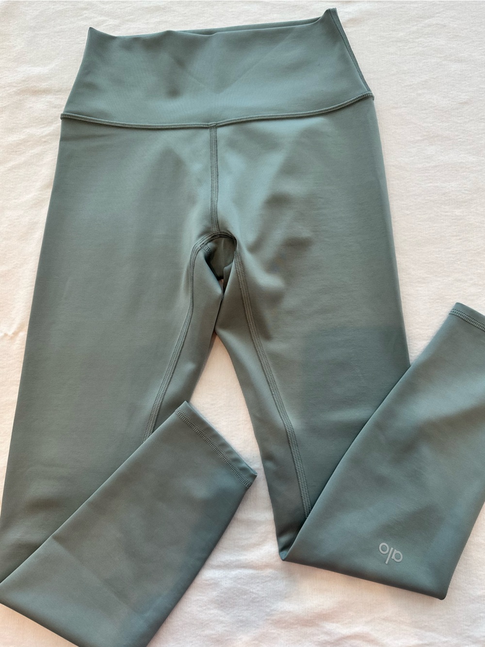 ALO Yoga High-Rise Leggings in Sage - Picture 2 of 12